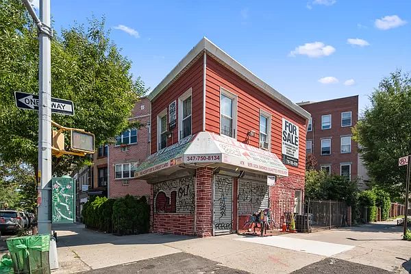 1st image of 119 Underhill Ave #Townhouse
