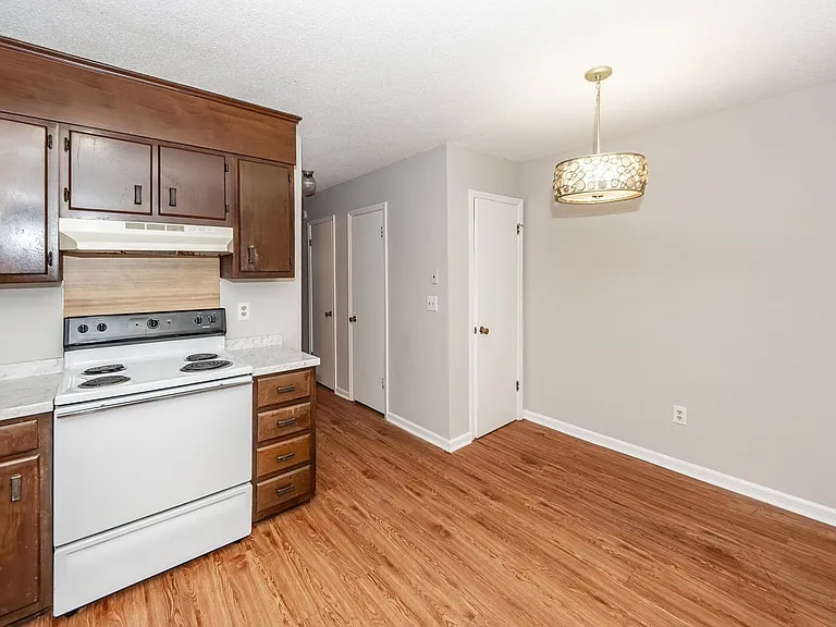 296A Fleming Rd — Photo 26