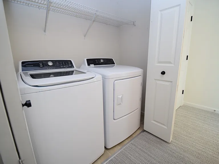 207 SE Harlow Ave — Photo 32