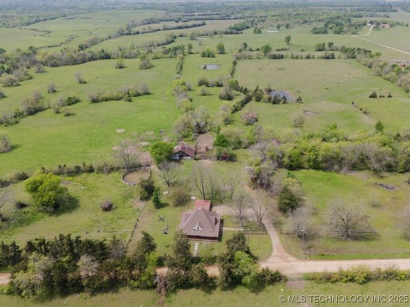 856 N 4243rd Rd, Hugo, OK 74743