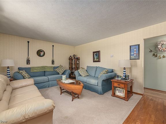 5th image of 685 Guilford Rd