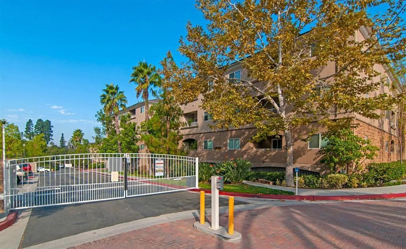 2 bed, 1100 sqft, $2,850 — Photo 2