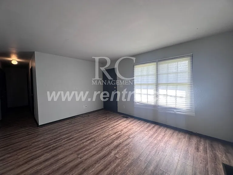 1204 Giddings St — Photo 7