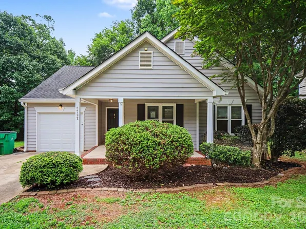 2732 Black Walnut Ln, Charlotte, NC 28262