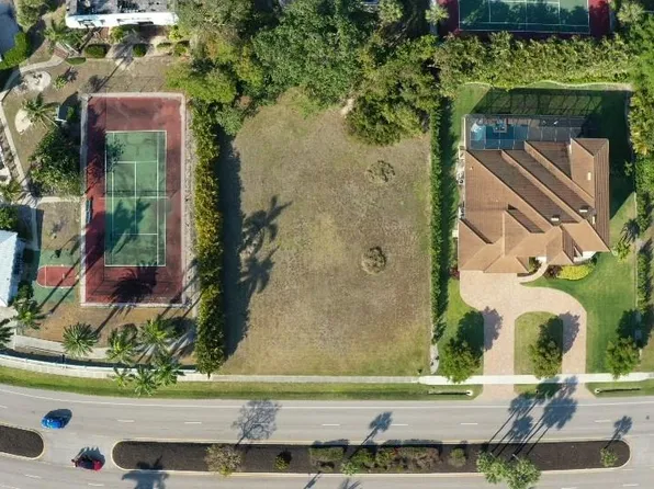 571 S Barfield DR, MARCO ISLAND, FL 34145