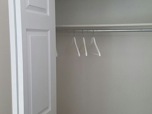 4th image of 2105 E Donegal Cir