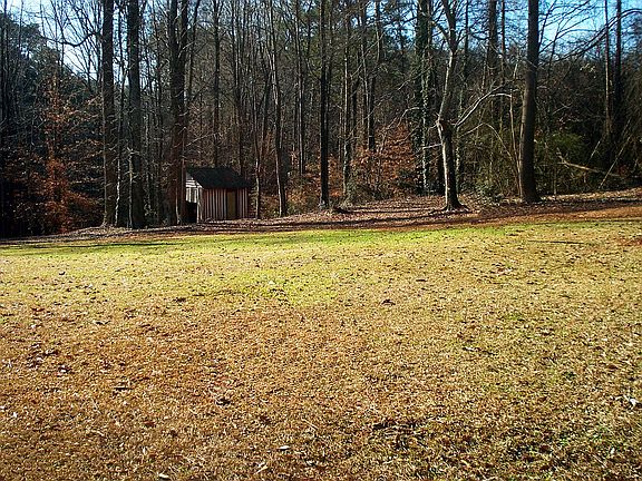 3rd image of 511 Fontaine Rd