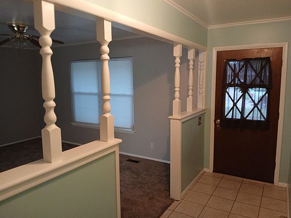 3rd image of 114 S Jane Ln
