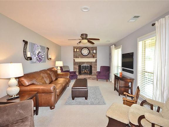 2nd image of 16640 Redbud Dr