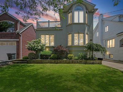456 145th Bch, Rockaway Park, NY, 11694