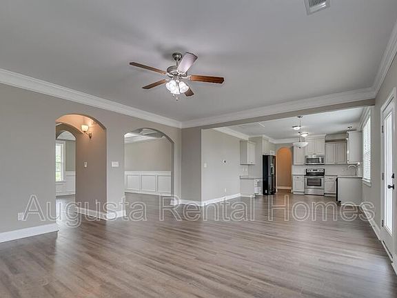 5th image of 250 Tulip Dr