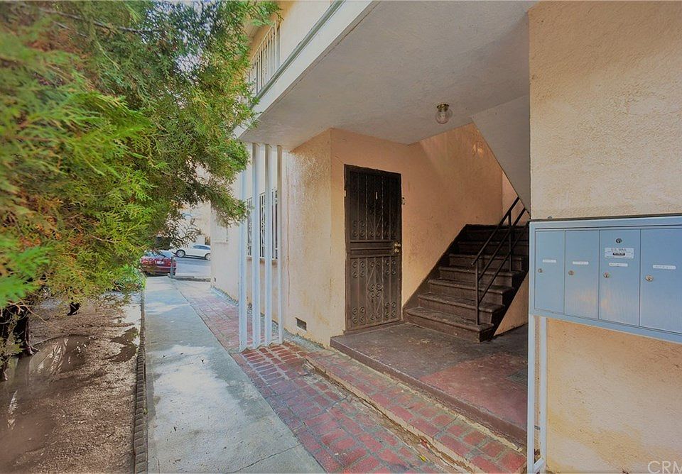 2nd image of 4796 Academy St