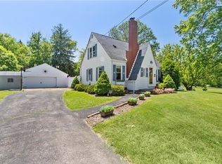 594 Golf Course Rd, Aliquippa, PA 15001