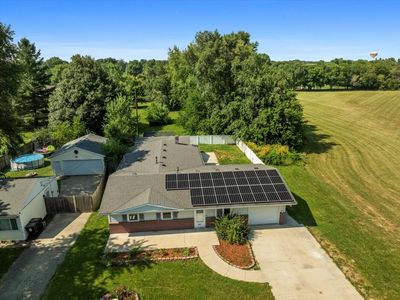 401 Sunset Dr, Le Roy, IL, 61752