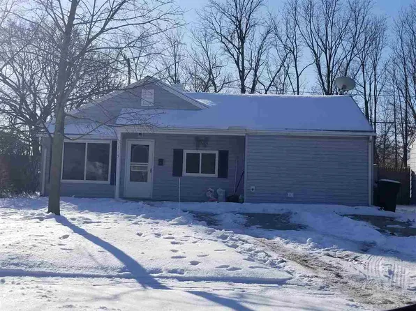 785 Briarcliff Rd, Jackson, MI 49203