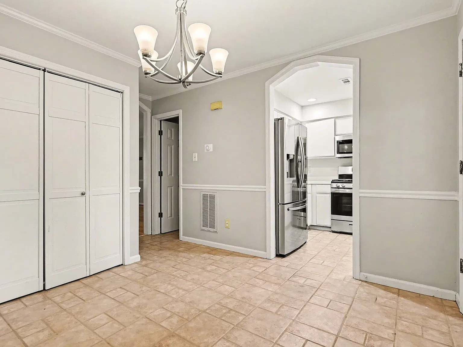 2 bed, 2.5 bath, 1294 sqft, $1,700 — Photo 4
