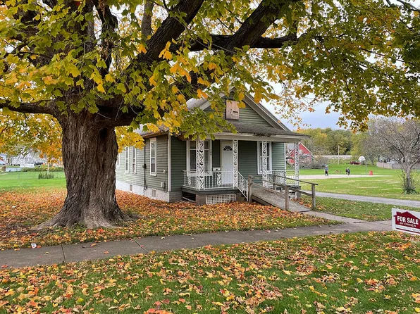 760 Phillips St, Galesburg, IL 61401