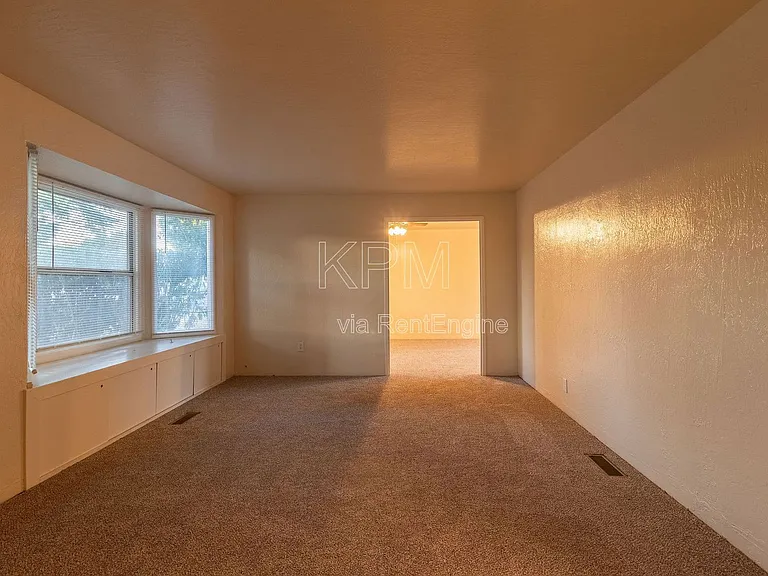 476 E Essex St — Photo 5