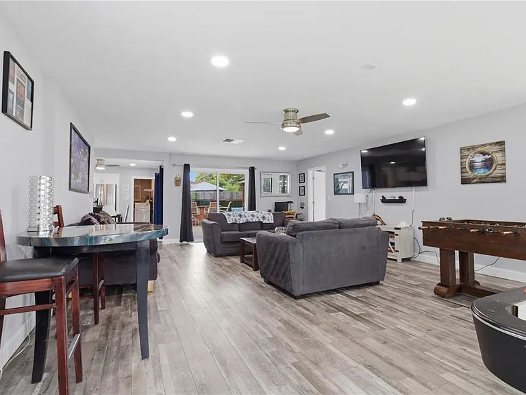 709 Highland Ave N — Photo 3