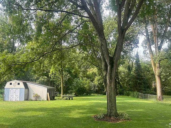 3rd image of 8525 Summerfield Rd