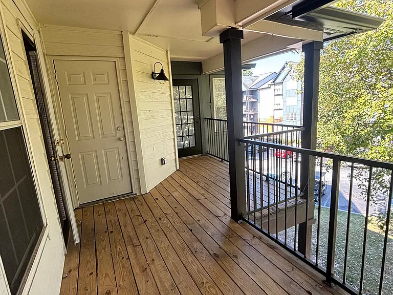 Wesley St. Claire Apartments at Lawrenceville — Photo 185