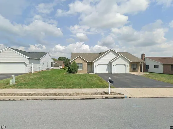 71 Chadwick Dr, Greencastle, PA 17225