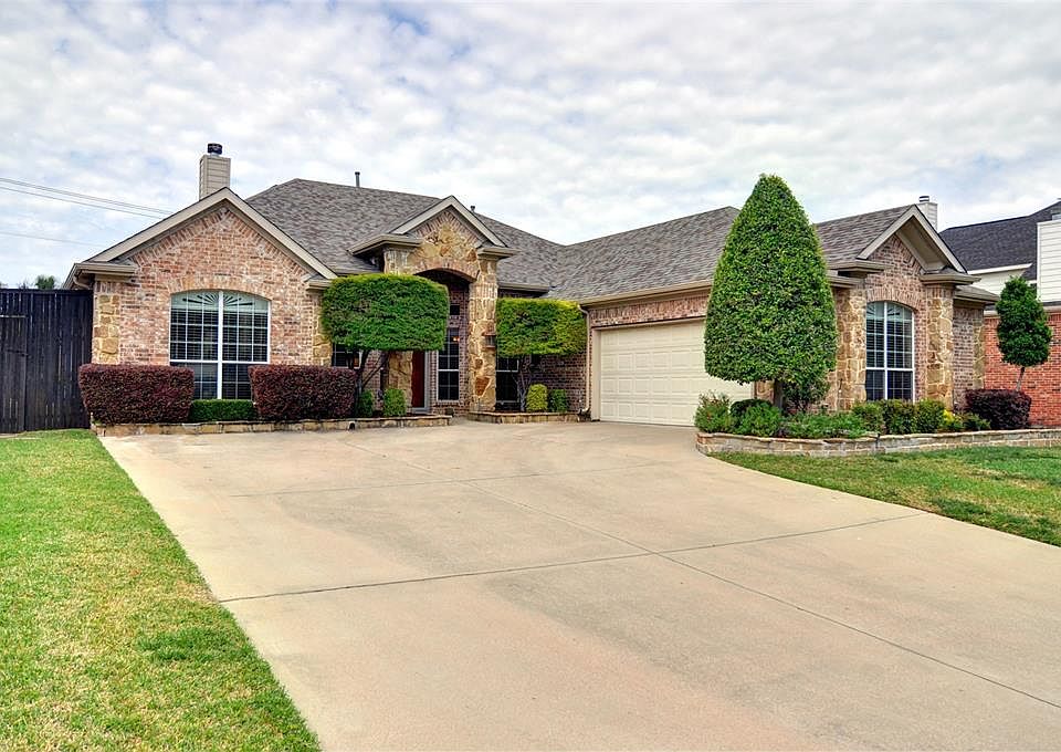 1st image of 613 Walnut Bend Dr