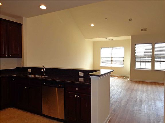 5th image of 44 Wexford Ln