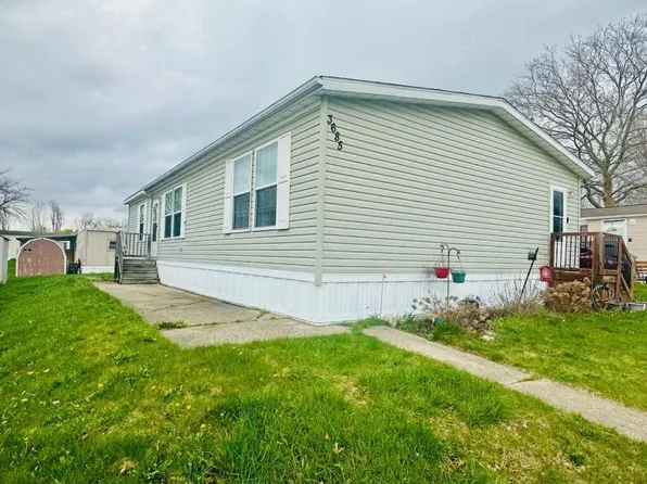 3685 Saint Moritz St NW, Grand Rapids, MI 49544