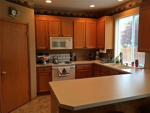 3rd image of 3230 Red Fern Dr NW