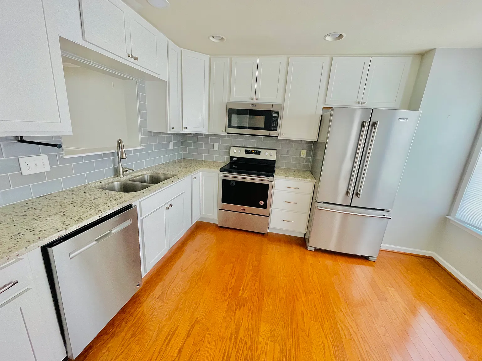 5 Robin Ln — Photo 2