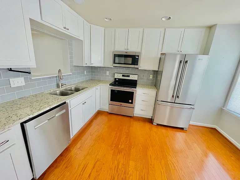 5 Robin Ln — Photo 2