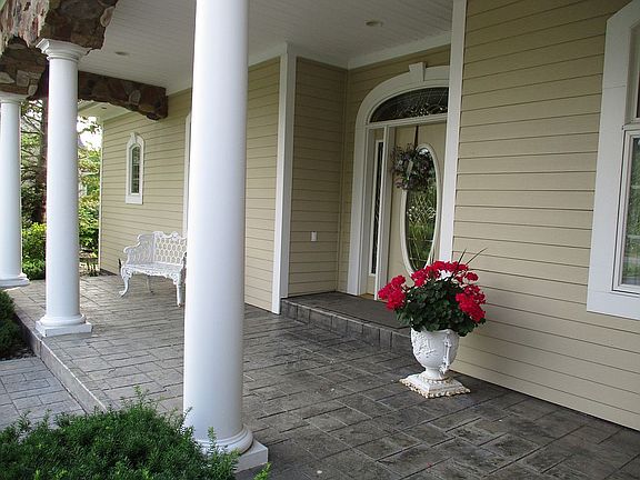 5th image of 5130 Arrowhead Cir