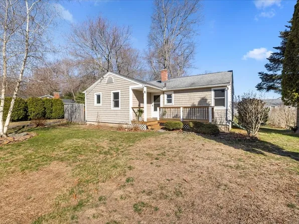 118 Parker St, Agawam, MA 01001