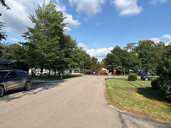 4th image of 1017 W Marsh Rd