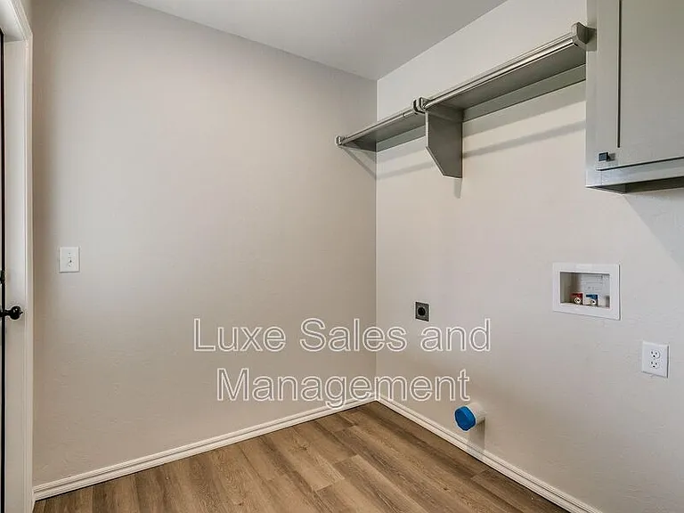 8002 NW 105th Ter — Photo 30