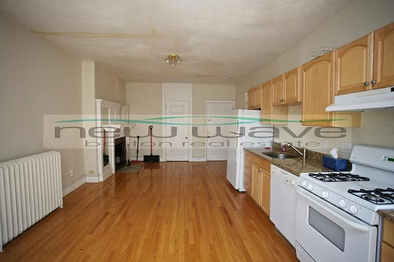 1 bed, 550 sqft, $2,700 — Photo 2