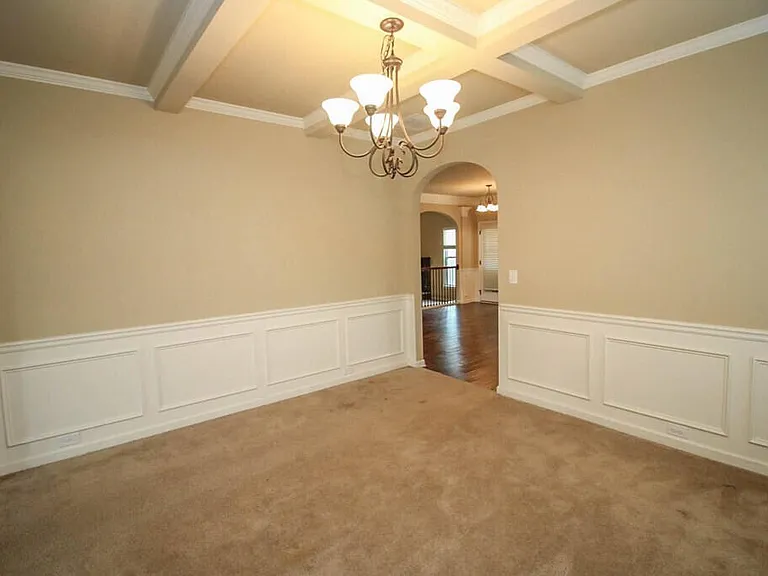 2733 Huntcliffe Dr — Photo 8