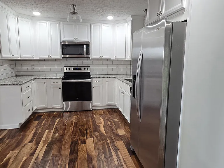 2 Lambeth Ct — Photo 29
