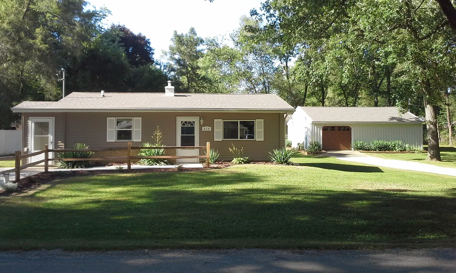 474 Wellington Ave photo 1