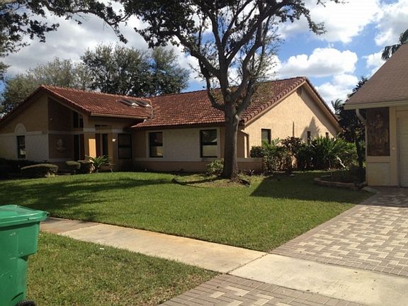 4th image of 8500 NW 54th Ct