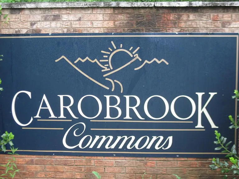 514 Carobrook Rd — Photo 1