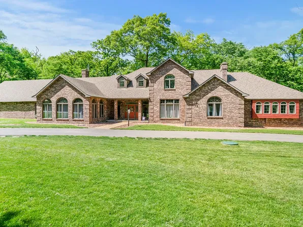 17160 Timber Dr, Sterling, IL 61081