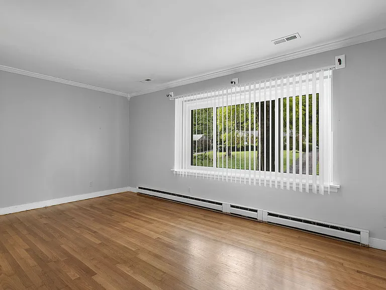 2115 Cedarhurst Dr — Photo 20