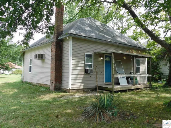 206 N 6th St, Deepwater, MO 64740