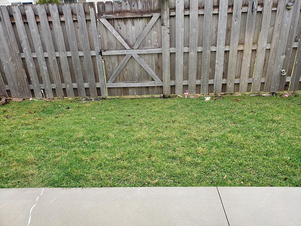 2nd image of 308 Woodstone Cir