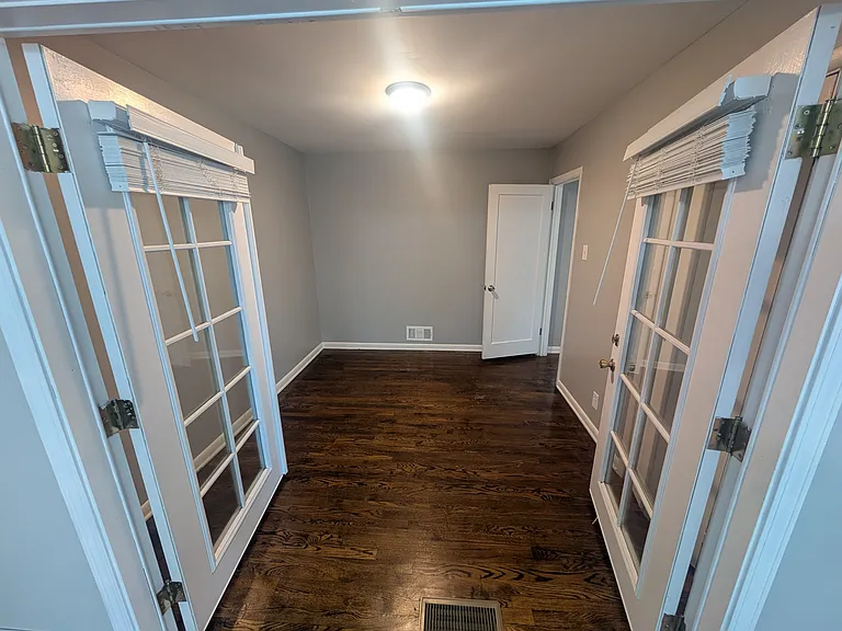 1717 Newark St — Photo 13
