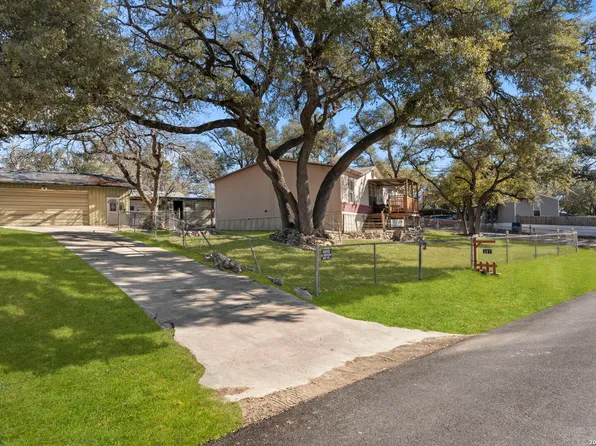 397 Ridgeview, Canyon Lake, TX 78133