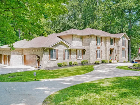 245 The Woods, Bedford, IN 47421