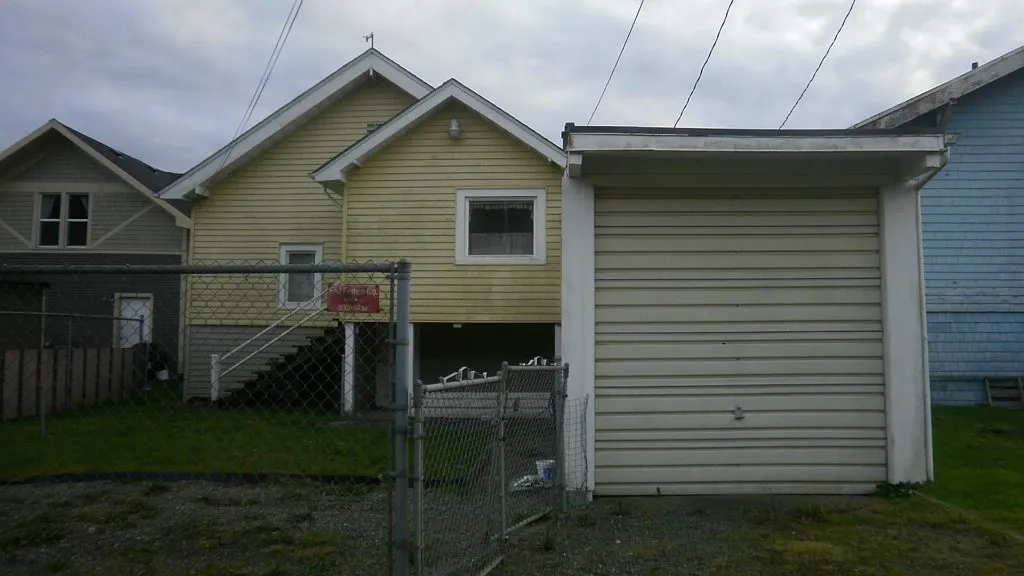2837 Sumner Ave photo 1